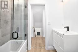 Upstairs bathroom - 