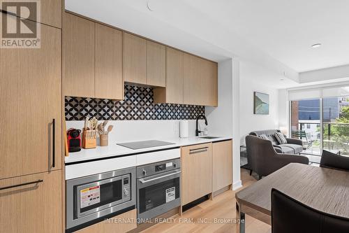 409 - 5 LAKEVIEW AVENUE , Toronto, Ontario M6H 0H3 2