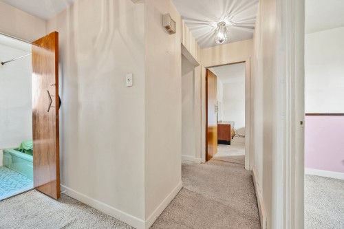 Corridor - 355 Rue Eugène, Laval (Fabreville), QC 