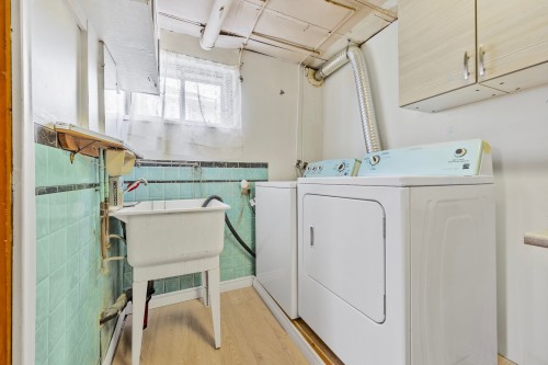 Salle de lavage - 355 Rue Eugène, Laval (Fabreville), QC 