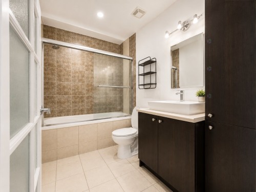 Salle de bains - 304-110 Av. Du Golf, La Prairie, QC 