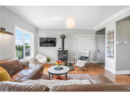 662 Hillcrest Dr, Fredericton, NB 