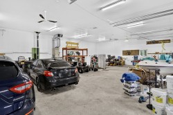 Garage - 