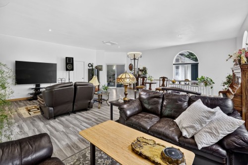 Salle familiale - 87 Rg St-François, Lanoraie, QC - Indoor Photo Showing Living Room