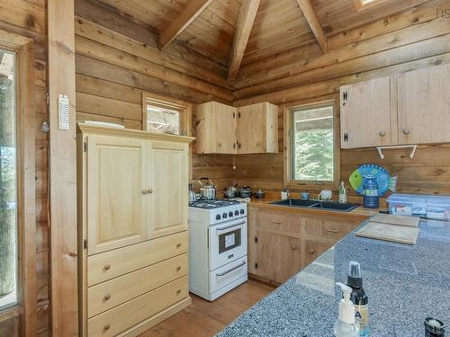 207 Middle Fork Road, Sherbrooke Lake, NS 