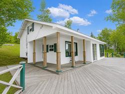 5636 East Bay Highway Ben Eoin, NS B0E 3B0