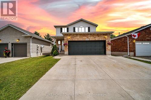 27 FRASERWOOD COURT  Cambridge, ON N1S 5B6