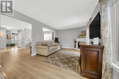 27 Fraserwood Court, Cambridge, ON 