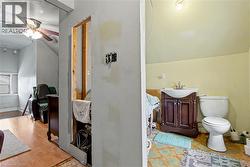 3rd level bathroom - 