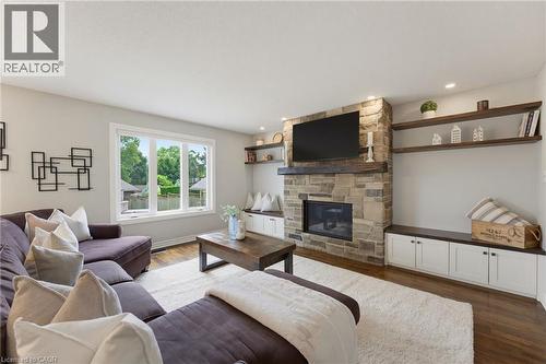 9 Burnside Drive, Ayr, ON 