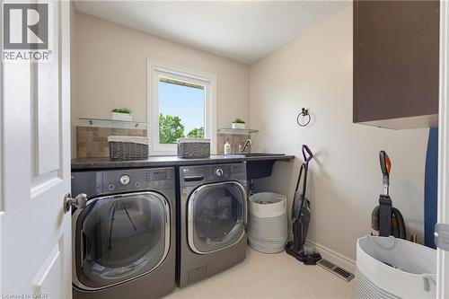9 Burnside Drive, Ayr, ON 