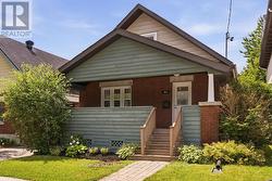 94 MARLBOROUGH AVENUE  Ottawa, ON K1N 8E9