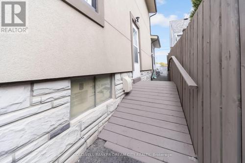 39 Reid Avenue N, Hamilton, ON 