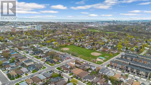 39 Reid Avenue N, Hamilton, ON 