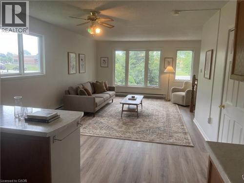 576 MYERS Road Unit# C , Cambridge, Ontario N1R 5S2 3