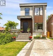 10 HAMSTEAD AVENUE Toronto, ON M4C 2S4