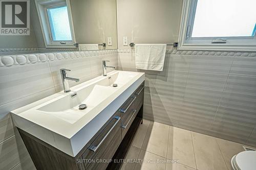 298 Fredericksburg Court, Mississauga, ON 