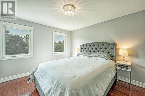 298 Fredericksburg Court, Mississauga, ON 