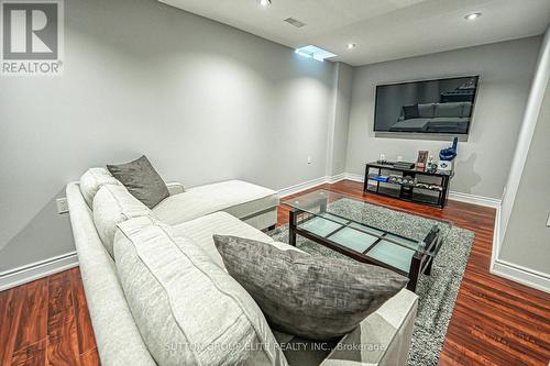 298 Fredericksburg Court, Mississauga, ON 
