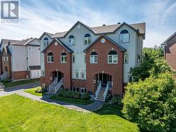 292 LONDON TERRACE  Ottawa, ON K1K 4T2