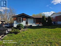 206 PARKVIEW CRESCENT  Newmarket, ON L3Y 2C8