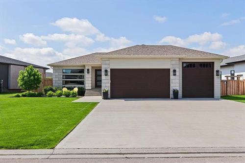 110 Wyndham Estate DR  Steinbach, MB R5G 2K6