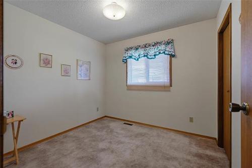 8 Poplar Bay, Stonewall, MB 