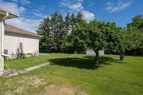 8 Poplar Bay, Stonewall, MB 