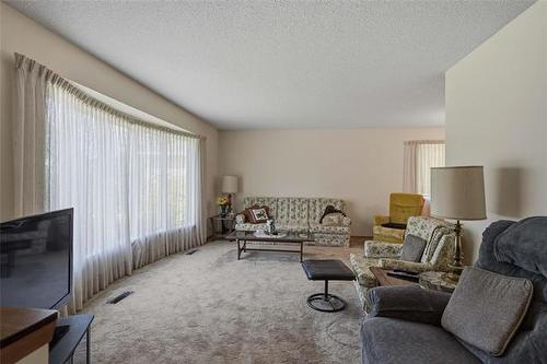 8 Poplar Bay, Stonewall, MB 