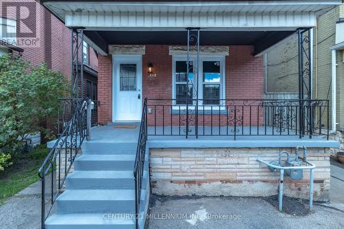242 Balmoral Avenue N, Hamilton, ON 