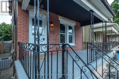 242 Balmoral Avenue N, Hamilton, ON 