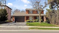 568 CUMMER AVENUE  Toronto, ON M2K 2M4