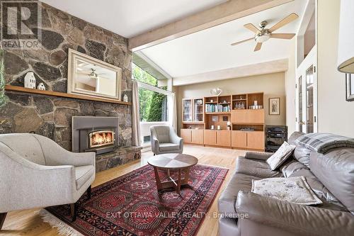 31 Claremount Road, Deep River, ON 