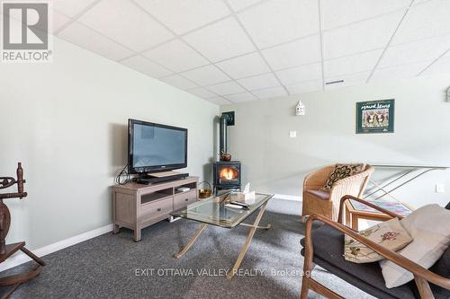 31 Claremount Road, Deep River, ON 