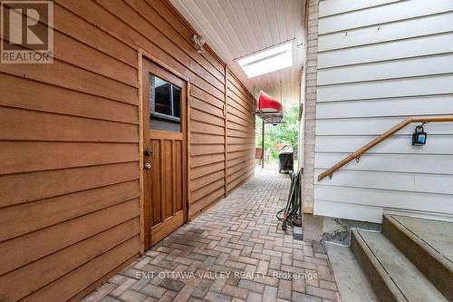 31 Claremount Road, Deep River, ON 