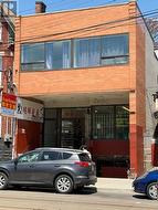 584 DUNDAS STREET W  Toronto, ON M5T 1H5