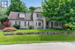 4 VALLEY RIDGE LANE  Hamilton, ON L8N 2Z7