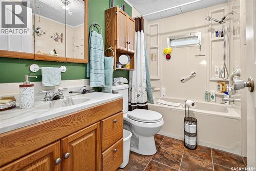 #B19       1455 9Th Avenue Ne, Moose Jaw, SK 