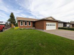 212 Downing Street Thunder Bay, ON P7A 7Z5
