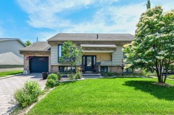 3145 Rue Sicotte  Longueuil (Saint-Hubert), QC J3Y 6V2