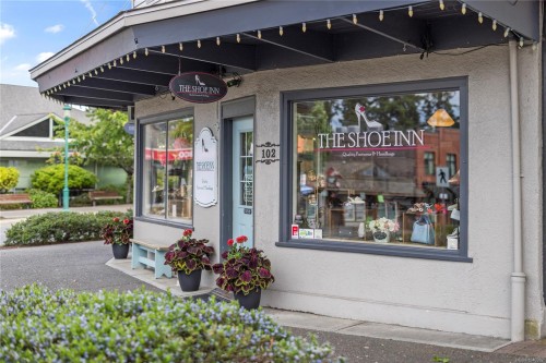 102 Second Ave West, Qualicum Beach, BC 