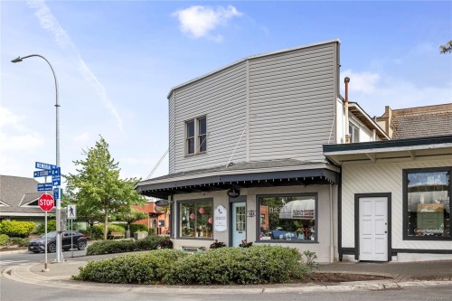 102 Second Ave West, Qualicum Beach, BC 