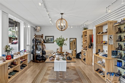 102 Second Ave West, Qualicum Beach, BC 