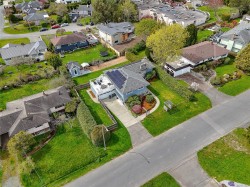 3960 Cherrilee Cres  Saanich, BC V8N 1R9