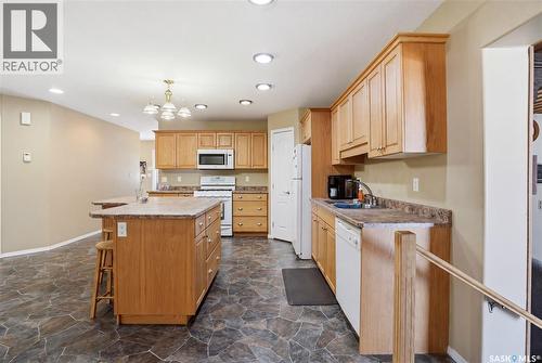 205 Bay Drive W, Christopher Lake, SK - Indoor Photo Showing Kitchen