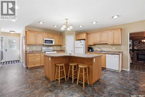205 Bay Drive W, Christopher Lake, SK - Indoor Photo Showing Kitchen