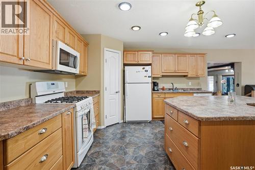 205 Bay Drive W, Christopher Lake, SK - Indoor Photo Showing Kitchen