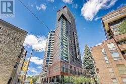 32 DAVENPORT AVENUE  Toronto, ON M5R 1H3