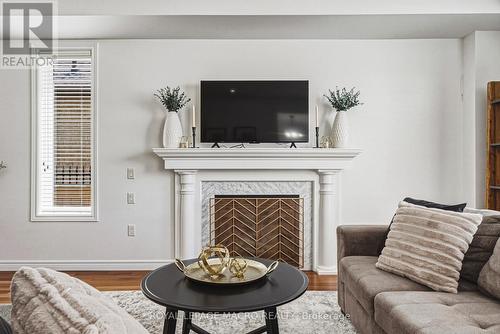 20 Degrow Crescent, Hamilton, ON 