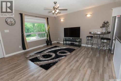 111 4Th Avenue, Coleville, SK - Indoor Photo Showing Living Room